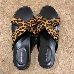 Banana republic leopard slides 7.5